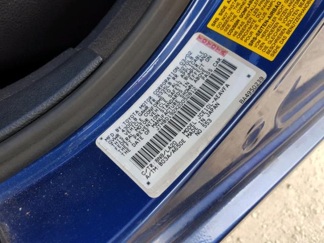 JTHBD192X20052812 - 2002 LEXUS IS 300 BLUE photo 10