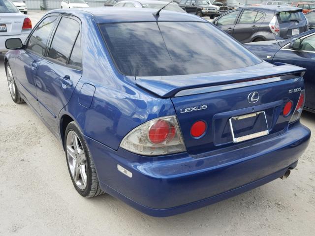 JTHBD192X20052812 - 2002 LEXUS IS 300 BLUE photo 3