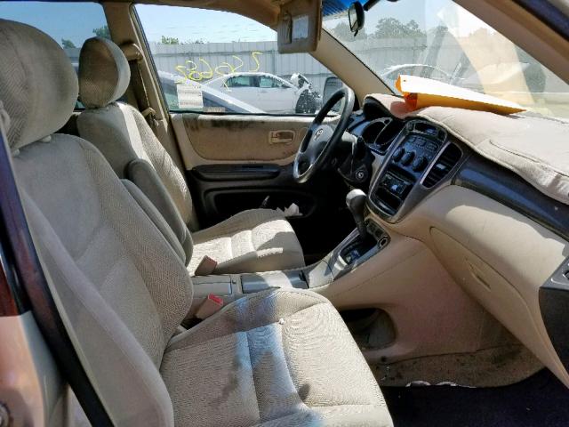 JTEHD21AX20013198 - 2002 TOYOTA HIGHLANDER BEIGE photo 5