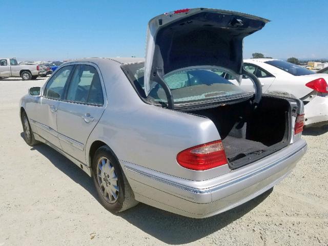 WDBJF65J71B258916 - 2001 MERCEDES-BENZ E 320 SILVER photo 3