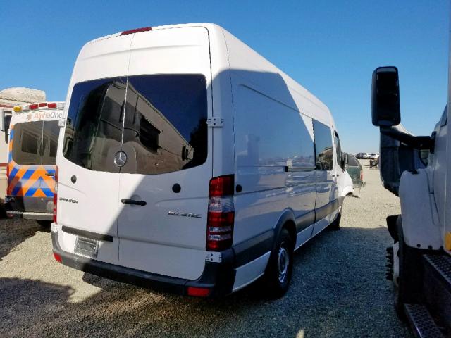 WD4PE8DC3FP146210 - 2015 MERCEDES-BENZ SPRINTER 2 WHITE photo 4