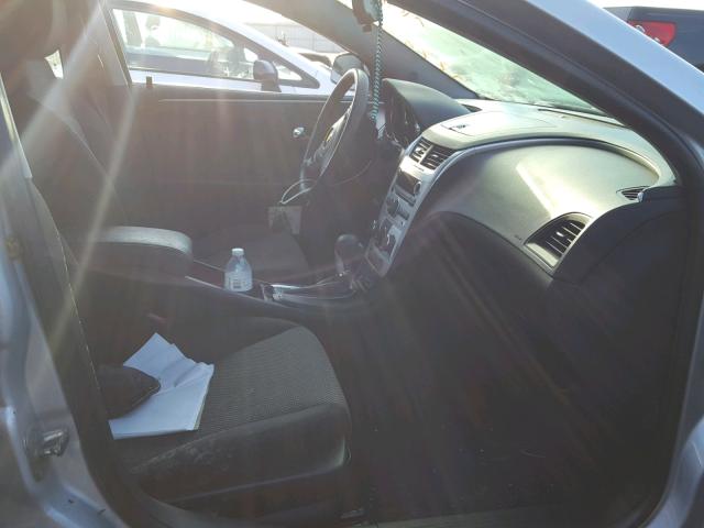 1G1ZC5EU6CF379653 - 2012 CHEVROLET MALIBU 1LT SILVER photo 5
