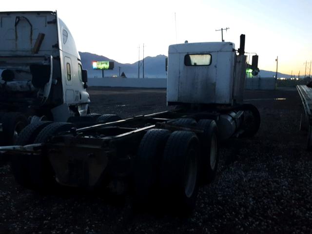 1XKDDB9X7PJ587047 - 1993 KENWORTH CONSTRUCTI WHITE photo 4