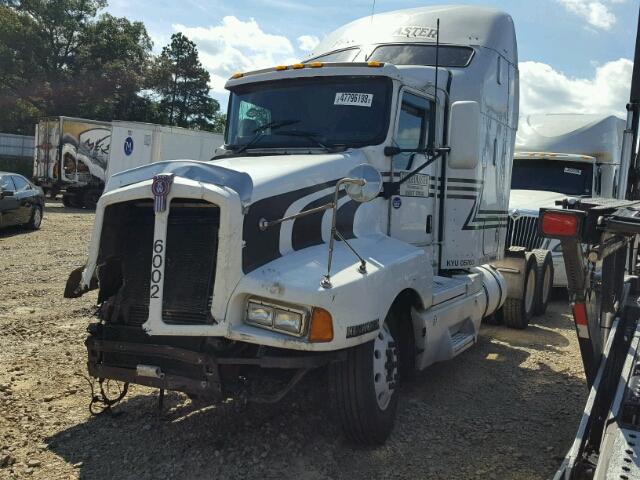 1XKADU9X24J057238 - 2004 KENWORTH CONSTRUCTI WHITE photo 2