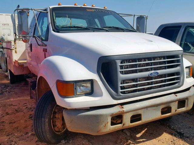 3FDNX65H7YMA43175 - 2000 FORD F650 SUPER WHITE photo 1