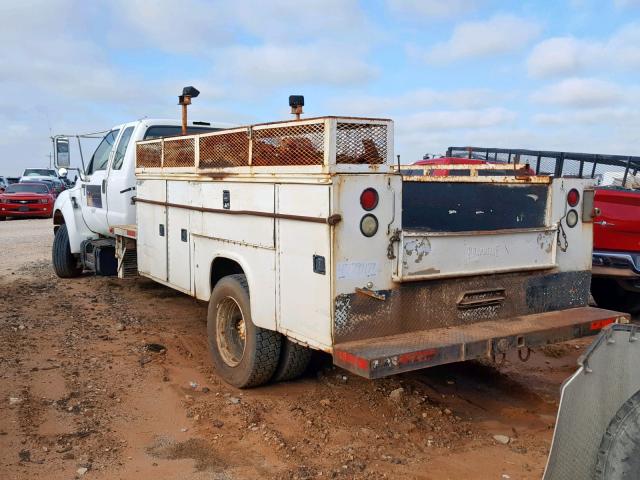 3FDNX65H7YMA43175 - 2000 FORD F650 SUPER WHITE photo 3