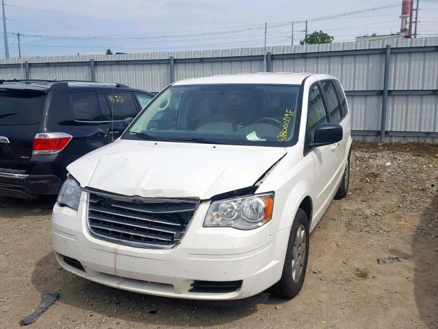 2A8HR44E19R655947 - 2009 CHRYSLER TOWN & COU WHITE photo 2