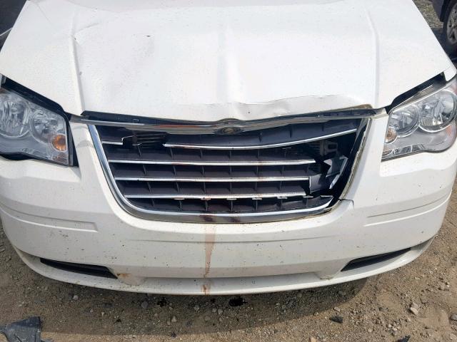 2A8HR44E19R655947 - 2009 CHRYSLER TOWN & COU WHITE photo 9