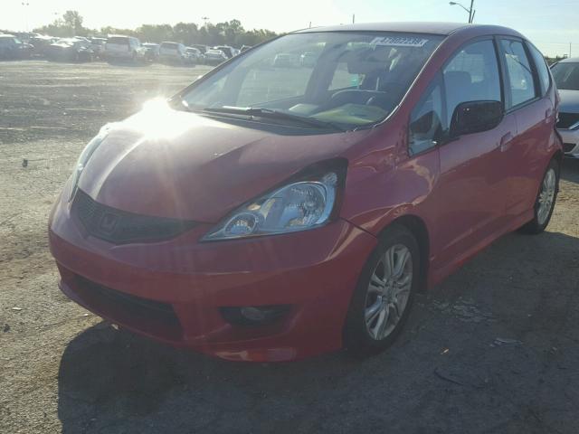 JHMGE88409S019413 - 2009 HONDA FIT SPORT RED photo 2