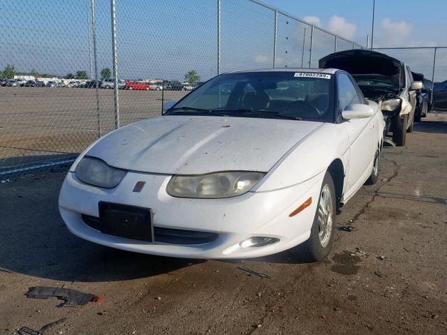 1G8ZY14702Z166041 - 2002 SATURN SC2 WHITE photo 2