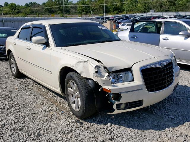 2C3KA53G07H795234 - 2007 CHRYSLER 300 TOURIN WHITE photo 1