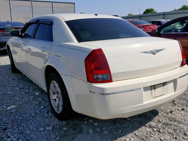 2C3KA53G07H795234 - 2007 CHRYSLER 300 TOURIN WHITE photo 3