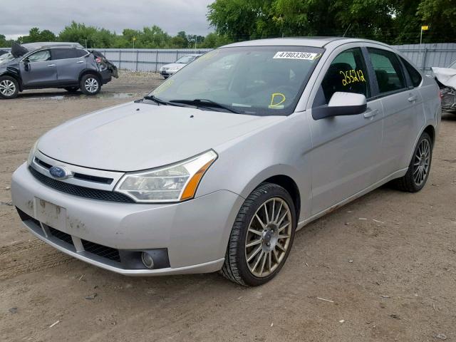 1FAHP36N09W204297 - 2009 FORD FOCUS SES SILVER photo 2