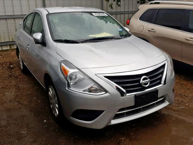 3N1CN7AP1JL806858 - 2018 NISSAN VERSA S SILVER photo 1