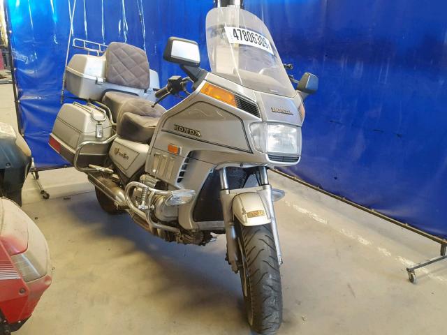 1HFSC1444FA100145 - 1985 HONDA GL1200 I SILVER photo 1