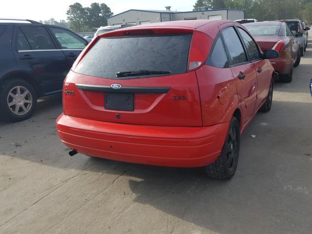 3FAFP373X2R235778 - 2002 FORD FOCUS ZX5 RED photo 4