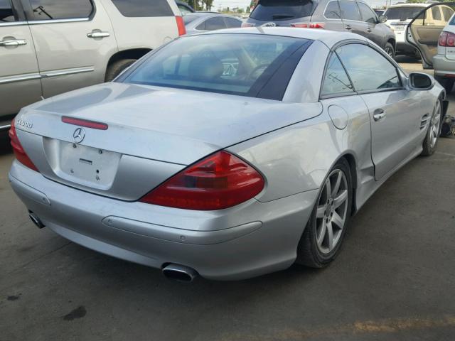 WDBSK75F23F054957 - 2003 MERCEDES-BENZ SL 500R WHITE photo 4