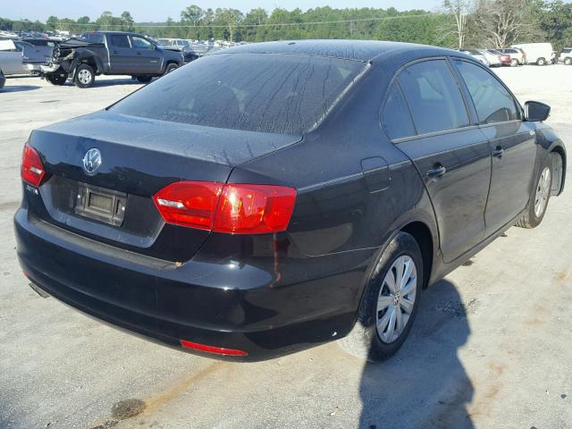 3VW2K7AJ1EM428261 - 2014 VOLKSWAGEN JETTA BASE BLACK photo 4