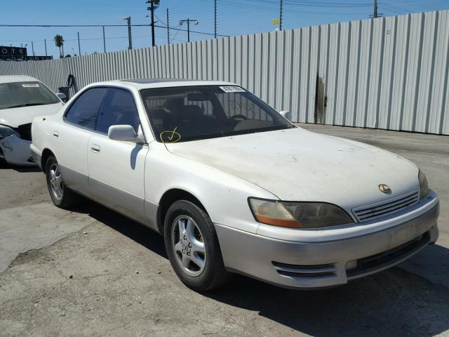 JT8BF12G6T0140306 - 1996 LEXUS ES 300 WHITE photo 1