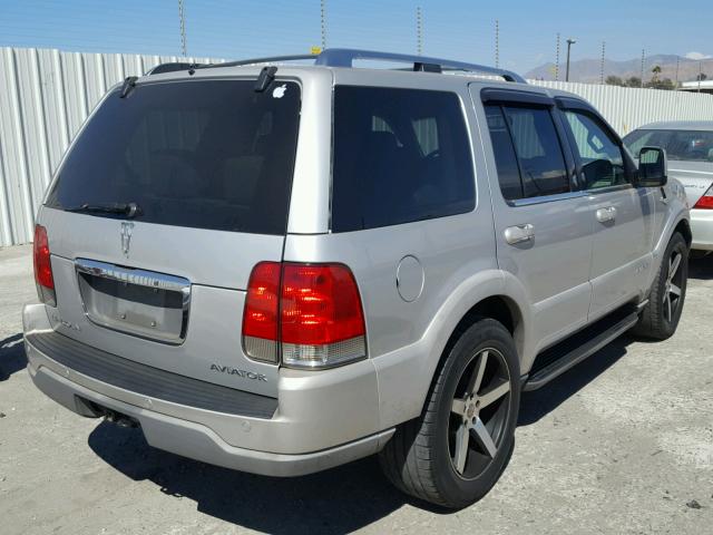 5LMEU68H35ZJ03836 - 2005 LINCOLN AVIATOR 银色 照片 4