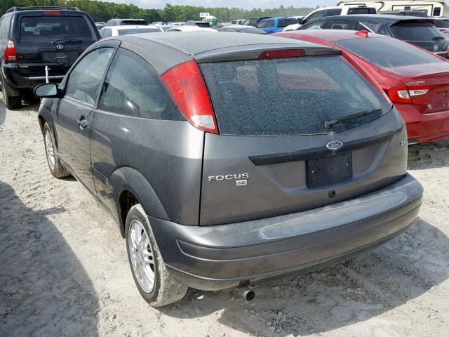 1FAHP31N16W208975 - 2006 FORD FOCUS ZX3 GRAY photo 3