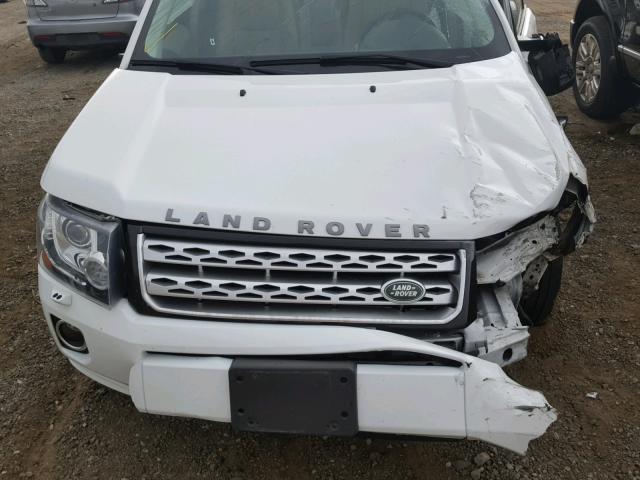 SALFR2BG9DH377299 - 2013 LAND ROVER LR2 HSE WHITE photo 7