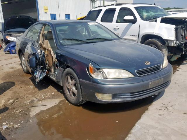 JT8BF28G9W5017703 - 1998 LEXUS ES 300 GREEN photo 1