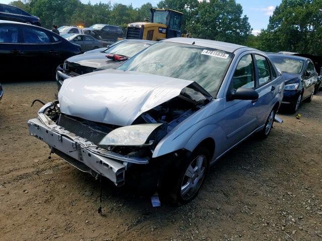 1FAHP34N17W158401 - 2007 FORD FOCUS ZX4 SILVER photo 2