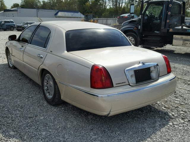 1LNHM83W01Y694631 - 2001 LINCOLN TOWN CAR C BEIGE photo 3