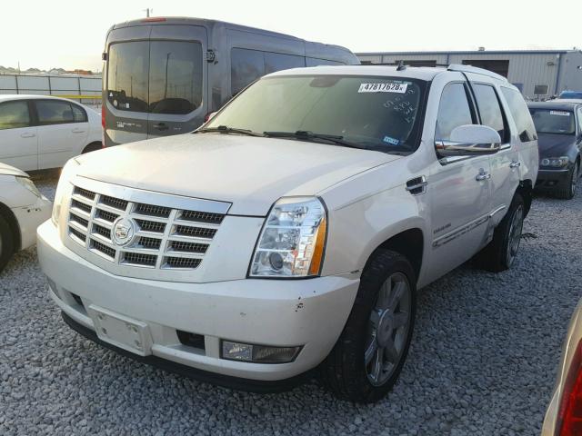 1GYS3BEF7CR286688 - 2012 CADILLAC ESCALADE L WHITE photo 2