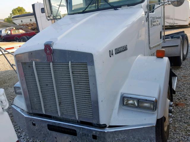 3WKDDU9X84F066690 - 2004 KENWORTH CONSTRUCTI WHITE photo 7