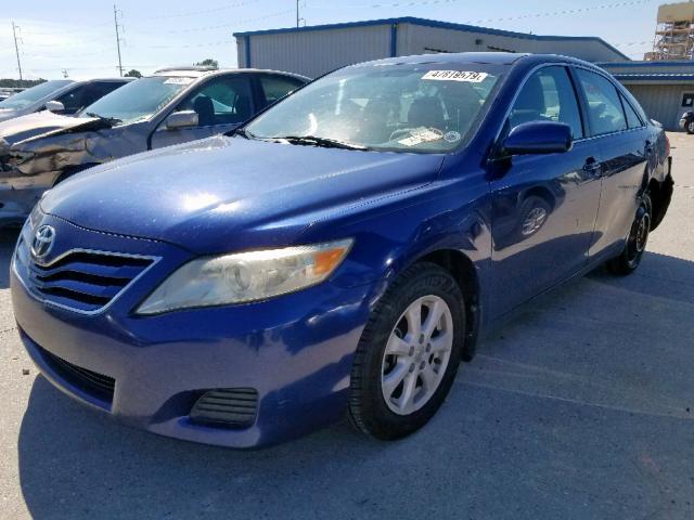 4T1BF3EK6AU564759 - 2010 TOYOTA CAMRY BASE BLUE photo 2