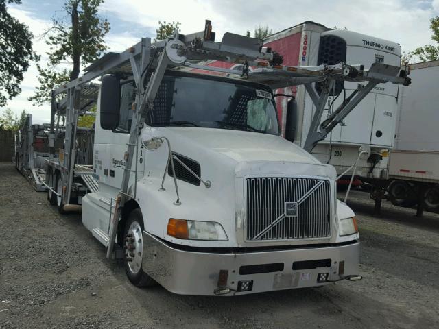 4V5ND5RH6YN240216 - 2000 VOLVO VN WHITE photo 1