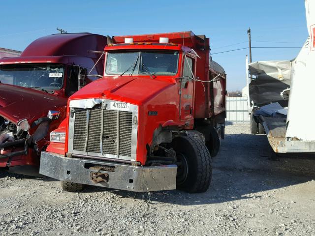 1NKDLU0X68J213388 - 2008 KENWORTH CONSTRUCTI RED photo 2