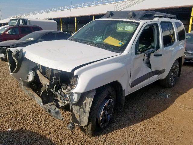 5N1AN0NW3FN653612 - 2015 NISSAN XTERRA X WHITE photo 2