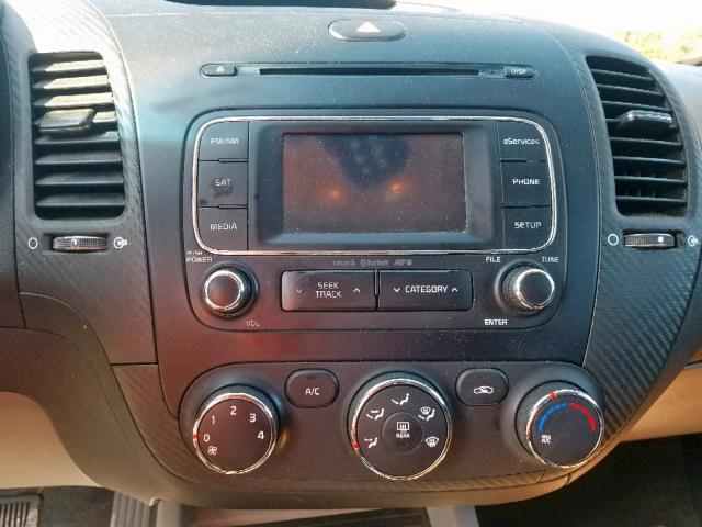 KNAFX5A84E5241400 - 2014 KIA FORTE EX BROWN photo 9