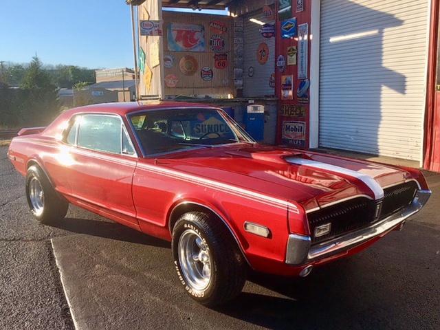 8F93F588016 - 1968 MERCURY COUGAR RED photo 1