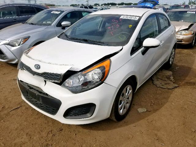 KNADN5A30C6011622 - 2012 KIA RIO EX WHITE photo 2