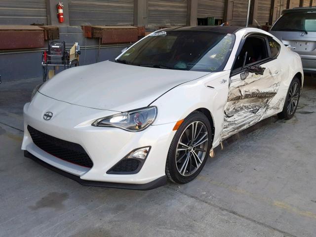 JF1ZNAA13F8701170 - 2015 TOYOTA SCION FR-S WHITE photo 2