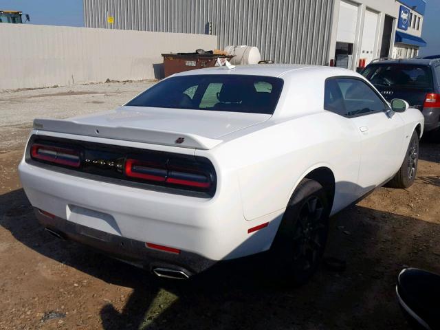 2C3CDZGG3JH256742 - 2018 DODGE CHALLENGER WHITE photo 4