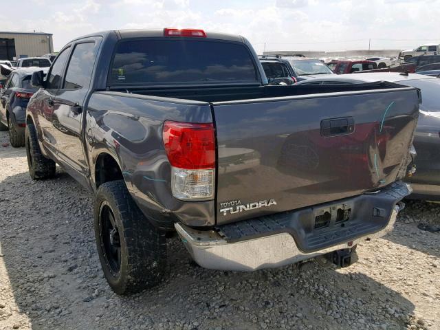 5TFEM5F13BX027209 - 2011 TOYOTA TUNDRA CRE GRAY photo 3