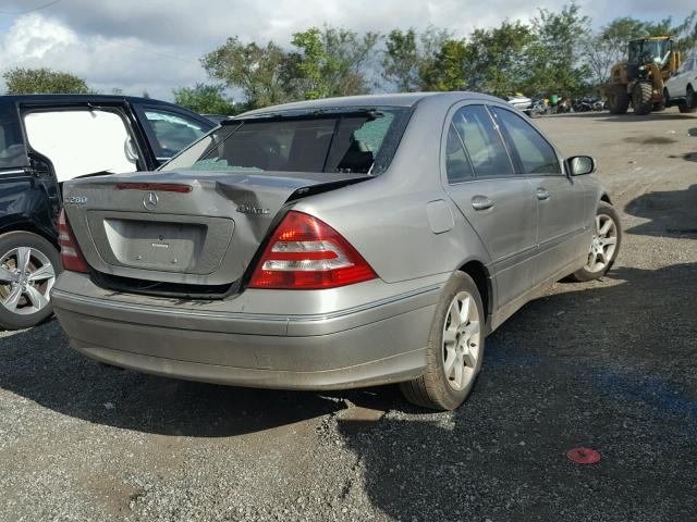 WDBRF92HX7F913559 - 2007 MERCEDES-BENZ C 280 4MAT SILVER photo 4