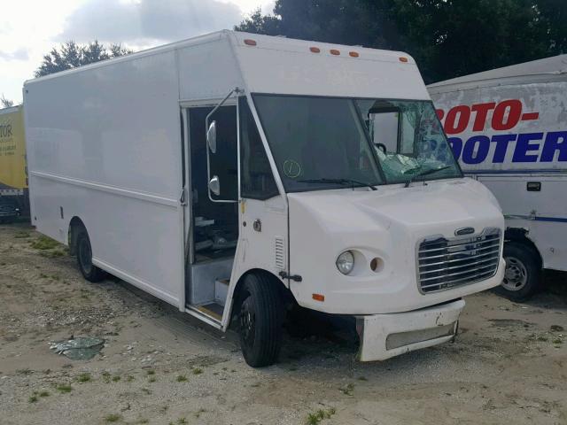 4UZAAPCP24CM46136 - 2004 FREIGHTLINER CHASSIS M WHITE photo 1