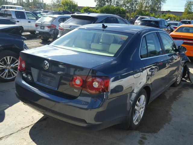 3VWAL7AJ5AM147549 - 2010 VOLKSWAGEN JETTA TDI BLUE photo 4