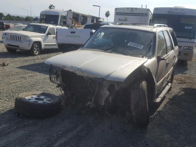 5LMFU28R04LJ23534 - 2004 LINCOLN NAVIGATOR Күміс фото 2