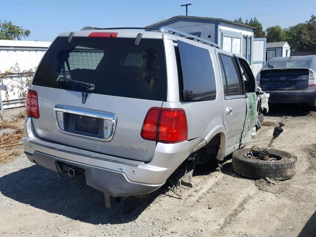 5LMFU28R04LJ23534 - 2004 LINCOLN NAVIGATOR Күміс фото 4