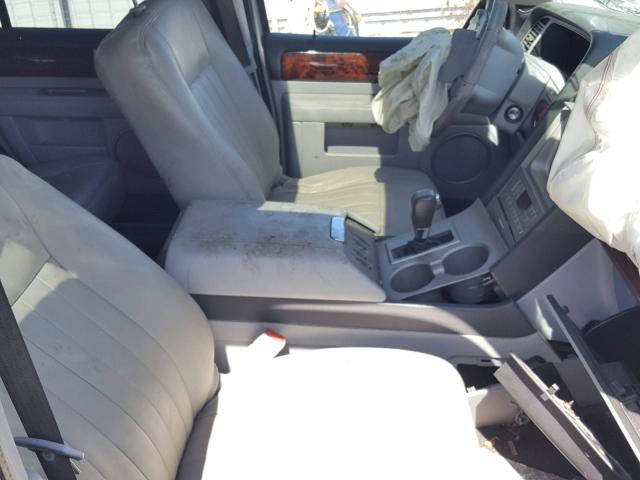 5LMFU28R04LJ23534 - 2004 LINCOLN NAVIGATOR Күміс фото 5