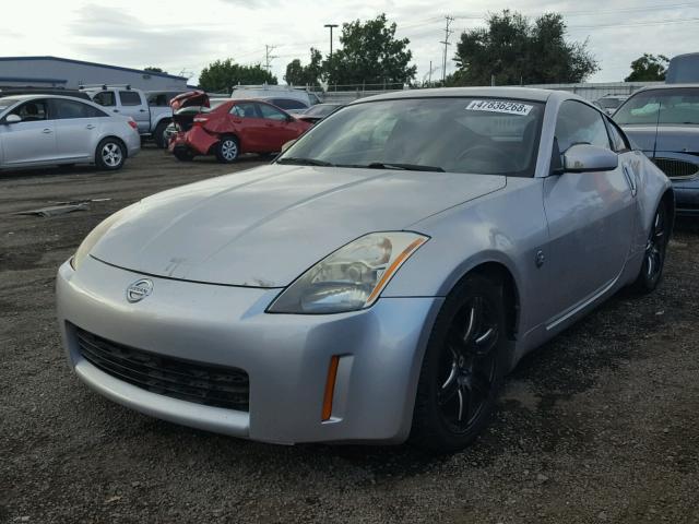 JN1AZ34E15M652419 - 2005 NISSAN 350Z COUPE SILVER photo 2