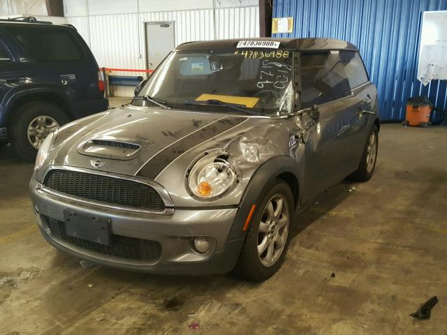 WMWMM33529TP90618 - 2009 MINI COOPER S C SILVER photo 2