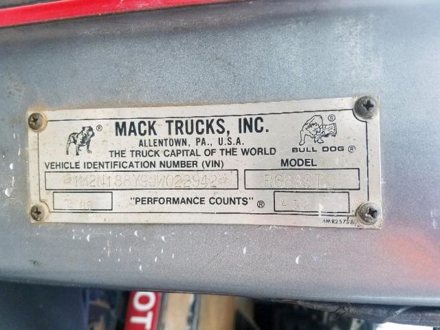 1M2N188Y9JW022942 - 1988 MACK 600 R600 RED photo 10